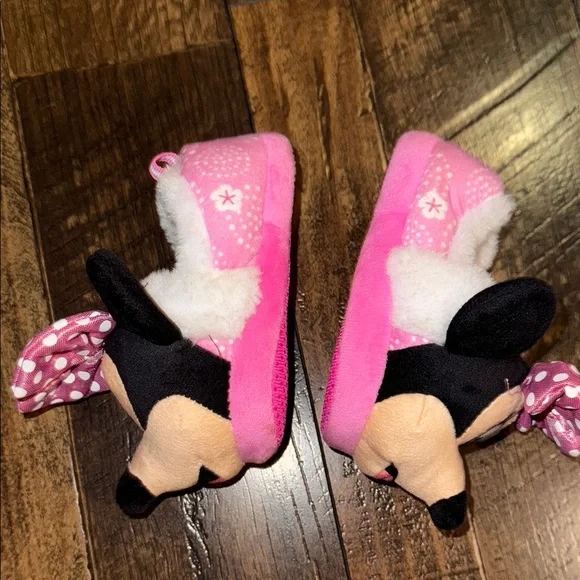 Disney Minnie Mouse Pink and Black Kids Slippers - Picture 3 of 4